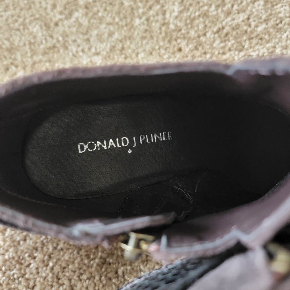 Donald J Pliner Selita 8M Suede Booties - Picture 6 of 9